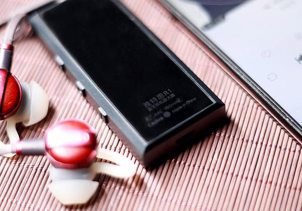 再也不用担心手机推不动好耳机了,雅特思R1蓝