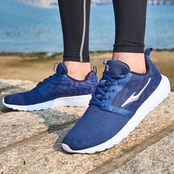 跑步还在穿普通运动鞋?今年很火的运动鞋,帅都